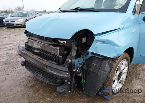 2017 Fiat 500 Lounge z USA, uszkodzony, nr VIN 3C3CFFCR4HT530273